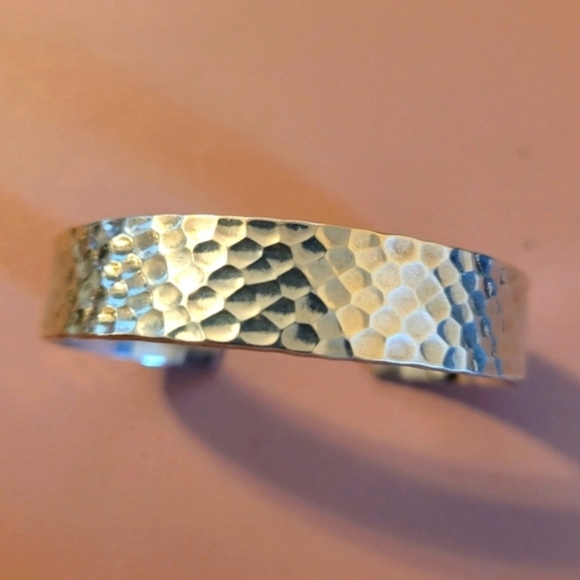 Silpada 925 Sterling Silver Hammered Cuff Bracelet B0851 - Picture 2 of 10